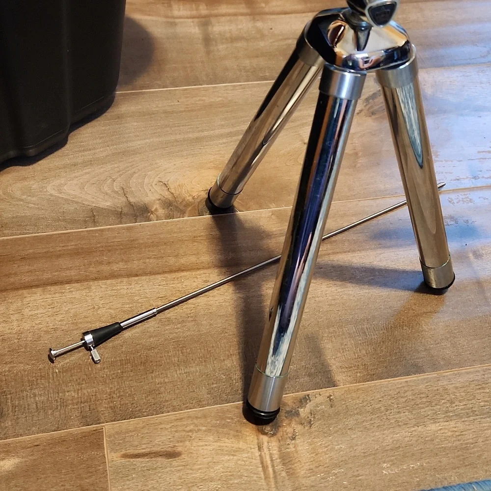 Tripod - Picture 2 of 4